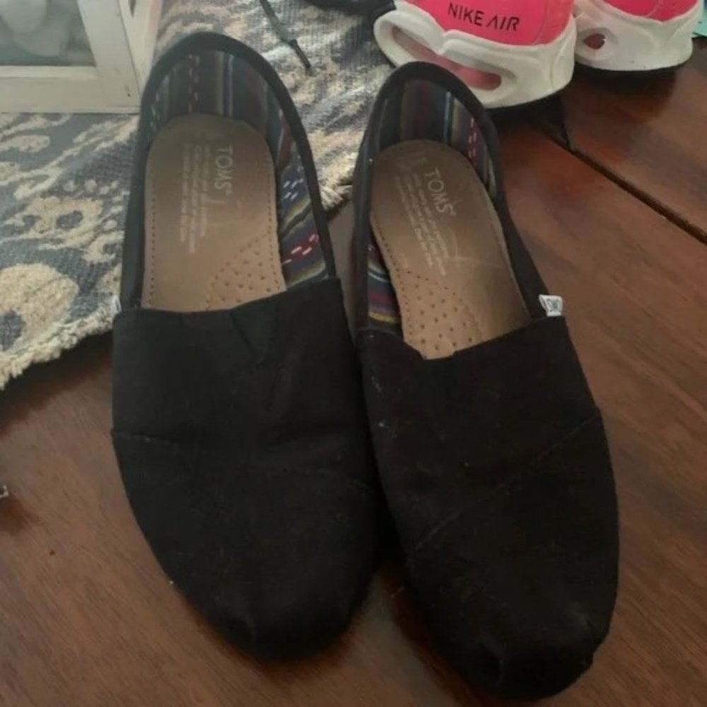 Black Toms like new